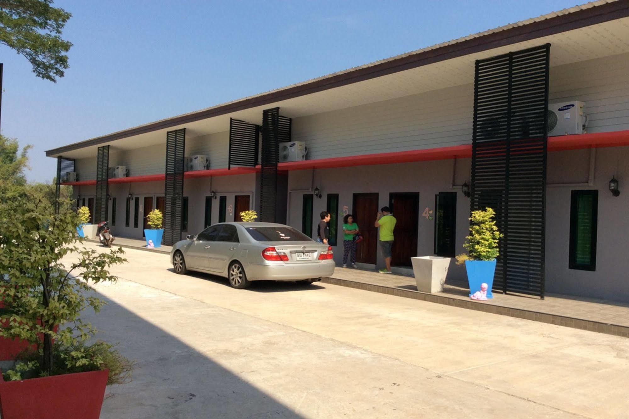 Hotel Baan Sri Family Kabin Buri Exteriér fotografie